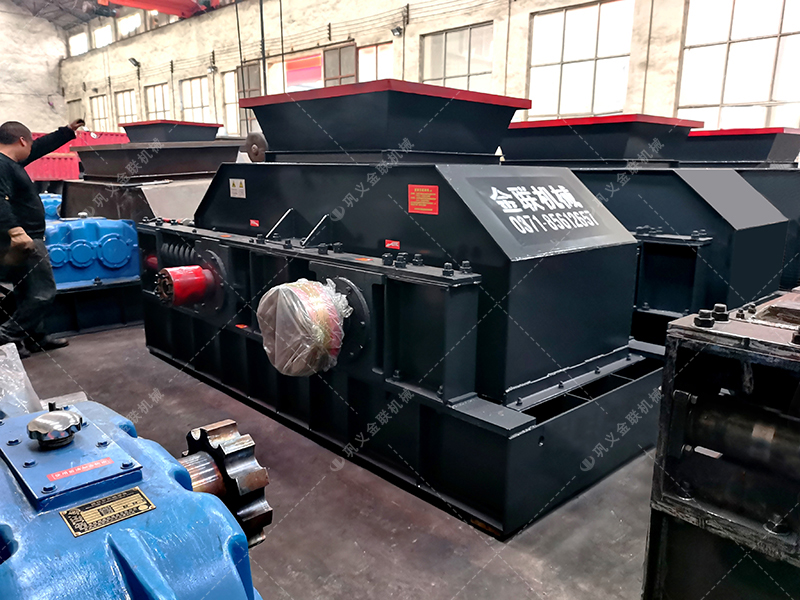 2PGY1200x800型半自動(dòng)液壓對輥制砂機(jī)發(fā)貨圖片 2PGY1200x800型半自動(dòng)液壓對輥制砂機(jī)發(fā)貨圖片